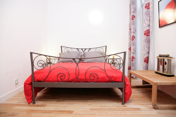 <b>The space</b><br />At the heart of the Marais, near Place des Vosges (200m),  Paris, France At the center of the Marais Bastill Entire rental unit vacation rental 784863