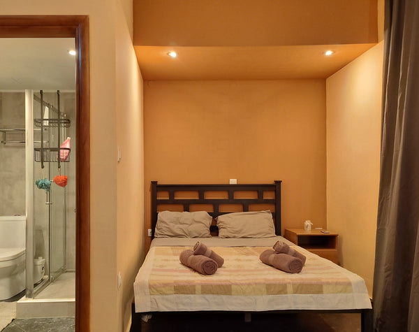 Autonomous en suite, guest house - studio 30 square meters, on the 3rd floor,  i GR Guest House Studio - Private Bathroom, kitchen etc Entire guesthouse vacation rental 628473879447208738