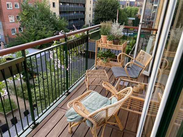 Tæt på metro, bus, caféer, restauranter, butikker, indkøb m.m.  Stor lejlighed med altan,centralt på Frederiksberg Entire condo vacation rental 51263487