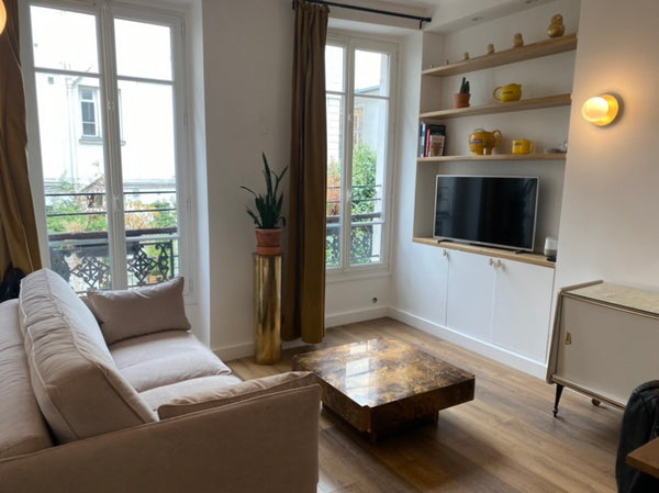Profitez de séjourner en plein cœur du quartier vibrant de Pigalle mais dans une Paris, France Appart en plein cœur de Pigalle Entire rental unit vacation rental 28406992