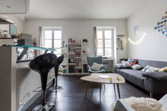 Grand studio accueillant et douillet, typique de Paris! Peut accueillir 3/4 pers Paris, France Studio 35m2 en plein coeur de Paris Entire rental unit vacation rental 3597385