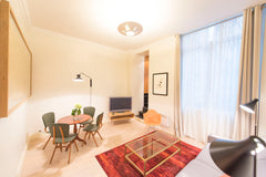 Unexpected 52 sqm apartment with one bedroom. Two level apartment over looking a Paris, France Up & Down, 1BR/1BA, 4 people Entire rental unit vacation rental 11076552