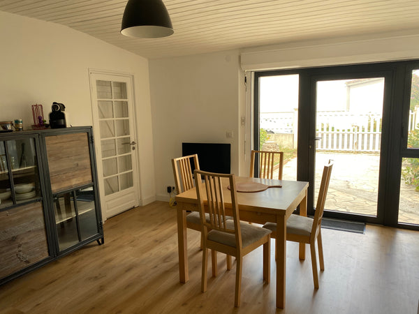 Joli studio moderne tout équipé de 23 m2 à 500m du tram Calais-Centujean dans un Bègles, France Joli studio à Bègles à 2 pas du tram Entire guesthouse vacation rental 43737493