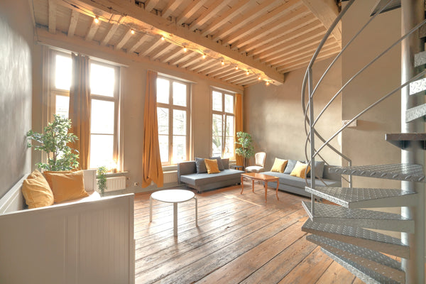 Bright and beautiful duplex apartment on the most charming square of the city. T Antwerp, Belgium The Charming Hendrik Square Duplex Entire rental unit vacation rental 548465718297949298