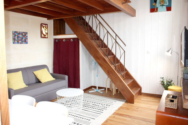 Le Grand Victoire is a modern apartment which has a bedroom on the mezzanine wit Bordeaux, France Le Grand Victoire, Downtown - Free Parking Entire rental unit vacation rental 24420554