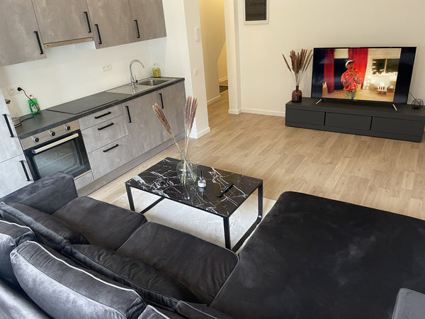 Deze centraal gelegen accomodatie is smaakvol ingericht. Het centrum is op wande  Mooi appartement net als thuis! Entire rental unit vacation rental 658379754358739864