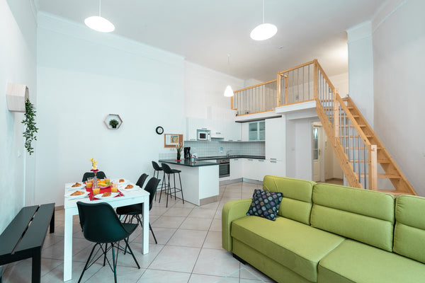 Awesome location in the heart of Prague. Bright, spacious (100 m2) apartment wit Prague, Czechia ❤️️pragueforyou❤️️ 2 Bedrooms apartment for 12pers Entire rental unit vacation rental 9159171