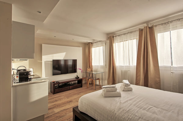 Beautiful, charming and cozy 25sqm studio located in ‘Motte-Picquet Grenelle’ in Neuilly-sur-Seine, France Grand studio - Sigebert II Tour Eiffel Entire rental unit vacation rental 16281412