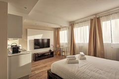 Beautiful, charming and cozy 25sqm studio located in ‘Motte-Picquet Grenelle’ in Neuilly-sur-Seine, France Grand studio - Sigebert II Tour Eiffel Entire rental unit vacation rental 16281412