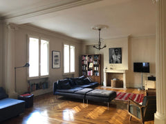 Au coeur de Bordeaux (Hotel de Ville), vous profiterez d'un appartement spacieux Bordeaux, France Hyper centre, chambre privée,bel appartement Private room in rental unit vacation rental 33525406