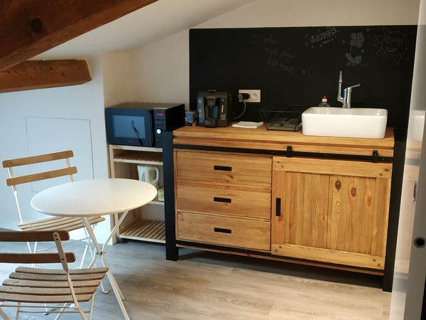 Located on the fourth floor of a typical building of the old town, our cosy litt  Attic one bedroom flat in Old Town Lyon Entire rental unit vacation rental 39711903