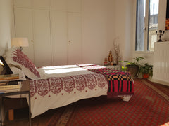 Une jolie maison avec jardin dans une charmante impasse au coeur des Chartrons à Bordeaux, France Chambre calme et ensoleillée pour personnes calmes Private room in townhouse vacation rental 18510250