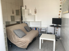 Joli studio de 16m2, situé dans le 9ème, au 6ème étage avec ascenseur. Métro Cad Paris, France Un cocon parisien au coeur du 9ème Entire rental unit vacation rental 29299943