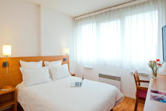 Nos studios sont composés d‘une pièce principale (lit double, bureau bibliothèqu Paris, France Studio 20m² proche de la gare Part Dieu Room in aparthotel vacation rental 50296463