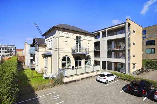 Welcome to one of the most Popular and modern apartments on Frederiksberg.  From Copenhagen, Denmark Highly modern and big apartment in Frederiksberg Entire rental unit vacation rental 51996690
