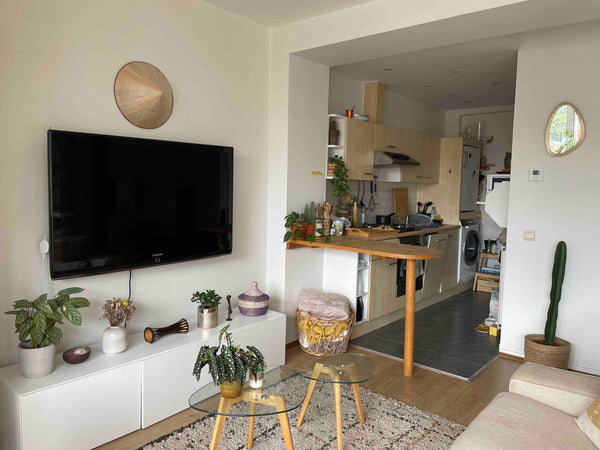 Lovely studio located in Uccle, 20 min away from the city center. Shops and rest Brussels, Belgium Lovely 1-bed studio in Uccle with a cat! Entire condo vacation rental 51202150