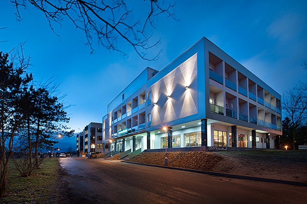 Ubytování Apartman Student se nachází 500m od nákupního střediska Chodov a 20min  ApartmanStudent Room in hotel vacation rental 40440915