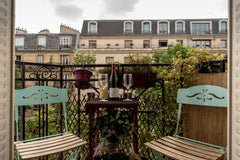 Mon joli studio de 30m2 est situé dans un quartier populaire du 18ème arrondisse Paris, France Cosy et lumineux ! Entire rental unit vacation rental 6982256