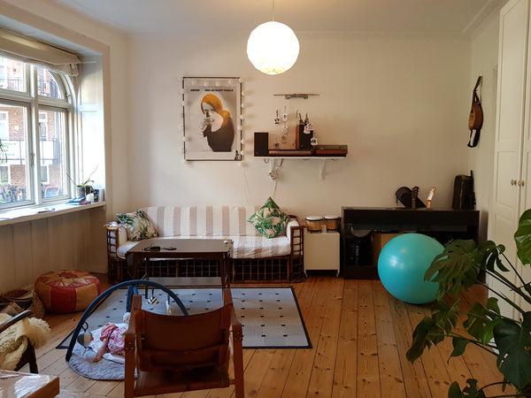 A spacious, cosy apartment, with indoor hammock. Situated 7 min. by bike, 10 min Copenhagen, Denmark Lovely authentic home for your summer stay in CPH Entire rental unit vacation rental 26590494