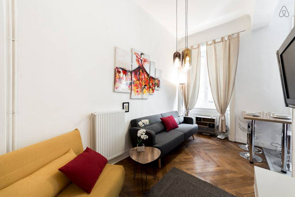 NO TV AND INTERNET YET. Entirely renovated and furnished in July 2019, we have d  Perfect to visit Lyon with family or friends Entire rental unit vacation rental 36220289