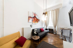 NO TV AND INTERNET YET. Entirely renovated and furnished in July 2019, we have d  Perfect to visit Lyon with family or friends Entire rental unit vacation rental 36220289