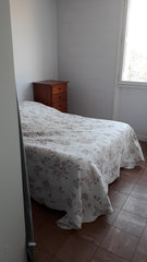 Chambre  individuelle un lit 140 cm. Commode et penderie.<br />La chambre mesure Lyon, France Chambre individuelle de 10m2 Private room in rental unit vacation rental 40216810