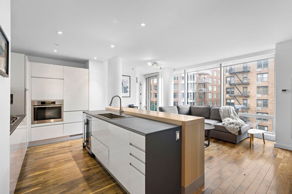 Luxury 1 bedroom / 1.5 bath in the heart of Chelsea, steps from the best dining  New York, NY Rental unit in New York · ★5.0 · 1 bedroom · 1 bed · 1.5 baths Entire rental unit vacation rental 861511078701491818