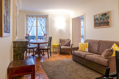 Charming 1 bdr in Saint Germain area, 100m from Luxembourg Gardens. Typical Pari Paris, France Saint Germain -Assas charming 1 bdr Entire rental unit vacation rental 9870419