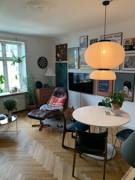 Morderne lejlighed i smørhullet af København <br />Du er nabo til Søerne samt al Copenhagen, Denmark Lejlighed i centrum af København Lige ved søerne! Entire condo vacation rental 26742204