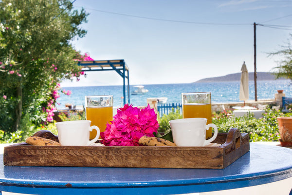 Fully equipped studio for 2 people with kitchenette located right on Aliki sandy Athens, Greece Beachfront studio with kitchen 