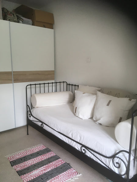 Une chambre dans un appartement dans un quartier résidentiel proche de transport  Auderghem, agréable chambre Private room in bed and breakfast vacation rental 50968344