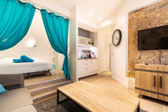 You can't find a better location when you want to visit Lyon!  <br /><br />A ver San Francisco, CA Charmant Cocon en presqu'île Entire serviced apartment vacation rental 53630887