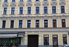 Full comfortable apartement close to Metro<br /><br />The apartement is located  Linz, Austria Luxory & stylish apartment Entire condo vacation rental 50045545