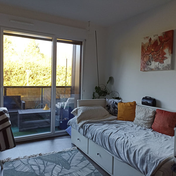 Logement situé au 1 ère étage, dans une résidence calme.  Logement tout confort Entire condo vacation rental 600443725781456661