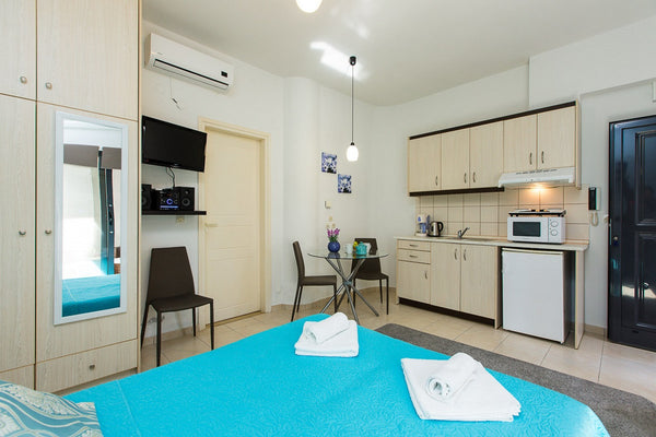 Modern, spacious studio apartment. Fully equipped kitchen and dining space. Two  Rethimnon, Greece Budget  Studio next to the pool Room in boutique hotel vacation rental 18382107