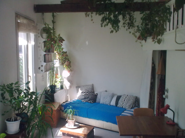 Bordering the park of Buttes Chaumont, the 3rd and last floor. Near the metro Bo Paris, France Quiet and bright studio Entire rental unit vacation rental 3020600