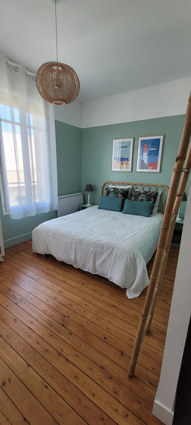 Profitez d'un logement élégant dans une rue proche du centre ville de Bordeaux.< Bordeaux, France Chambre avec salle de bain privative Dandicolle Private room in home vacation rental 28246331