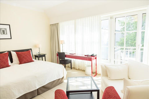 A small family owned boutique hotel / B&B in the hearth of Vienna. In one of the Vienna, Austria Junior Suite with balcony & garden view Room in boutique hotel vacation rental 36156961