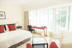 A small family owned boutique hotel / B&B in the hearth of Vienna. In one of the Vienna, Austria Junior Suite with balcony & garden view Room in boutique hotel vacation rental 36156961