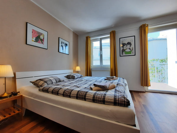 ★ Entire 1 Bedroom (app. 30m²) Apartment serviced by Roadhouse Apartments Vienna Vienna, Austria New! ☆ Balcony ☆ AC ☆ Queensize Bed ☆Self Check-In Entire vacation home vacation rental 622955233944213768