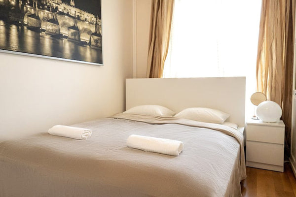 Private room super close to the city center. Good location, surrounded by a lot  Prague, Czechia PRIVATE ROOM SUPER CLOSE TO THE CITY CENTER [LC] Private room in rental unit vacation rental 589882975821970395