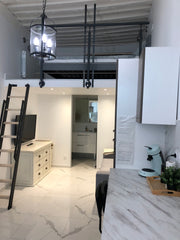 Venez découvrir notre logement "L Ancien Canut Cosy":<br />Charmant studio de 25  Studio chaleureux rénové à neuf Lyon 1er Entire rental unit vacation rental 697733260801117647