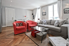 Central and bright apartment in the heart of the 9th district of Paris. Arty and Paris, France ★ Central apartment close to rue des Martyrs Entire rental unit vacation rental 596810