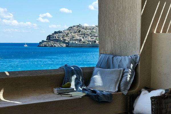 Plaka Sea Front Residence is located in the charming village of Plaka, right in  Katsikia, Greece Plaka Sea Front Residence 1 Entire villa vacation rental 46405615