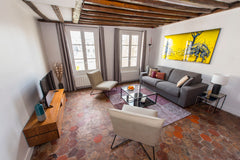 Very nice 55 sqm apartment with two bedrooms on the fourth floor without elevato Paris, France Echec & Mat, 2BR/1BA, 6 people Entire rental unit vacation rental 16463871