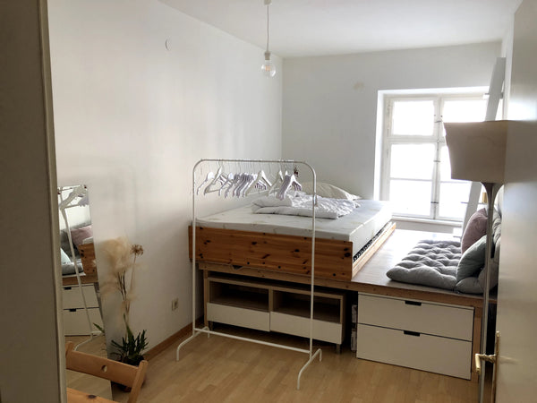 Sehr zentral, im wunderschönen 8. Wiener Gemeindebezirk gelegen. Das Zimmer ist  San Diego, CA Gemütliches Zimmer im Herzen Wiens Private room in rental unit vacation rental 677280445053193154