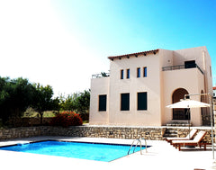 Enjoy a large two-story house with three air conditioned bedrooms, three bathroo Chania, Greece Eleanna Villas. Villa Eleni Entire villa vacation rental 16159828