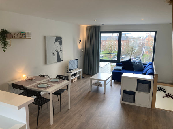 Het in 2020 volledig gerenoveerde duplex appartement heeft een super zicht op de Sint-Martens-Latem, Belgium Fully renovated duplex apartment in downtown Ghent Entire rental unit vacation rental 46467298
