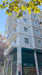 Wukela Apartments 地处雅典市中心，有着开阔的视野和良好的环境位置，站在你所居住的阳台可以看到美丽的卫城全景。当夕阳缓缓落下配上一杯咖啡是在美妙 GR Wukela 新装大理石豪华大开间 Entire serviced apartment vacation rental 54156353