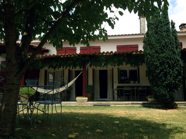 Si vous recherchez à passer une nuit au calme en pleine ville, je serai ravie de Bordeaux, France Chambre climatisée dans belle maison atypique! Private room in townhouse vacation rental 7120535
